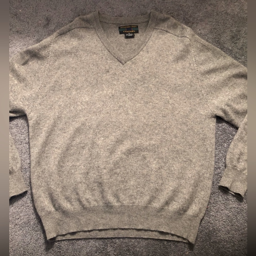 Alexander Julian Colours vintage 100% cashmere v-neck sweater